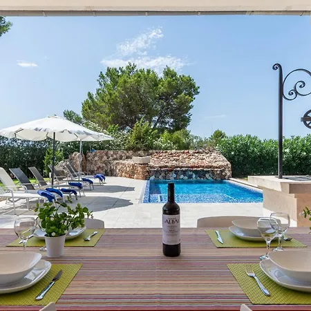 Villa Yourhouse Romani *